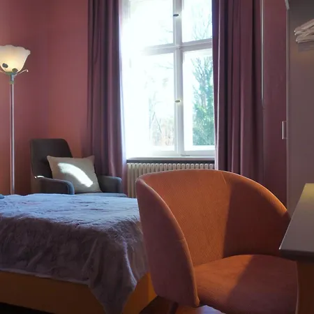 Schloss Blankensee Gaestezimmer فندق مبيت وإفطار 3*